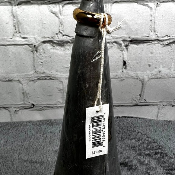 Club Monaco Ring Gold Tone Band size 5 Signed Logo NWT - Picture 4 of 6